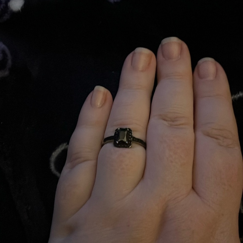 Size 10 black fashion ring